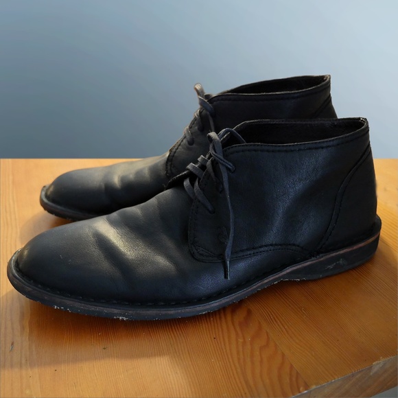 John Varvatos Black Leather Chukka - Picture 5 of 13